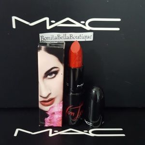 MAC COSMETICS VITA VON TEESE LIPSTICK NIB